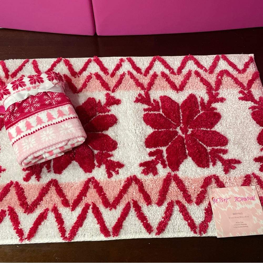 Betsey Johnson snowflake bathroom set